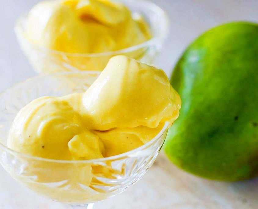 Naminiai vaisiniai mango ledai su bananais receptas